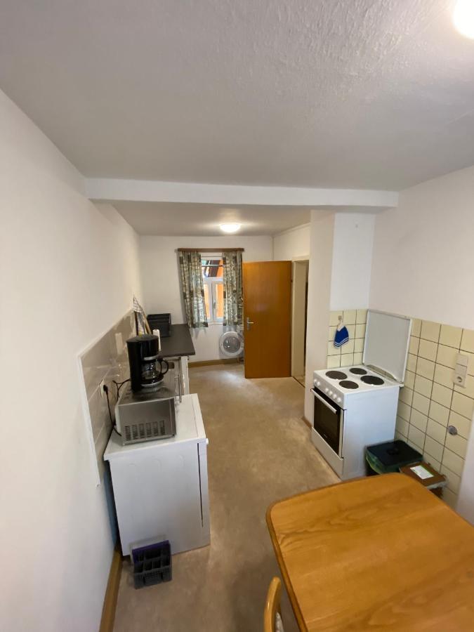 Einfaches Haus Mit Privatzimmern Und Gemeinschaftsraeumen Heilbronn Eksteriør billede