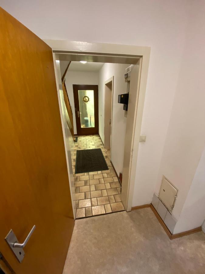 Einfaches Haus Mit Privatzimmern Und Gemeinschaftsraeumen Heilbronn Eksteriør billede